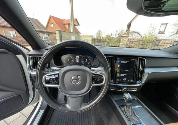Volvo V60 Cross Country cena 122000 przebieg: 87237, rok produkcji 2019 z Białystok małe 781